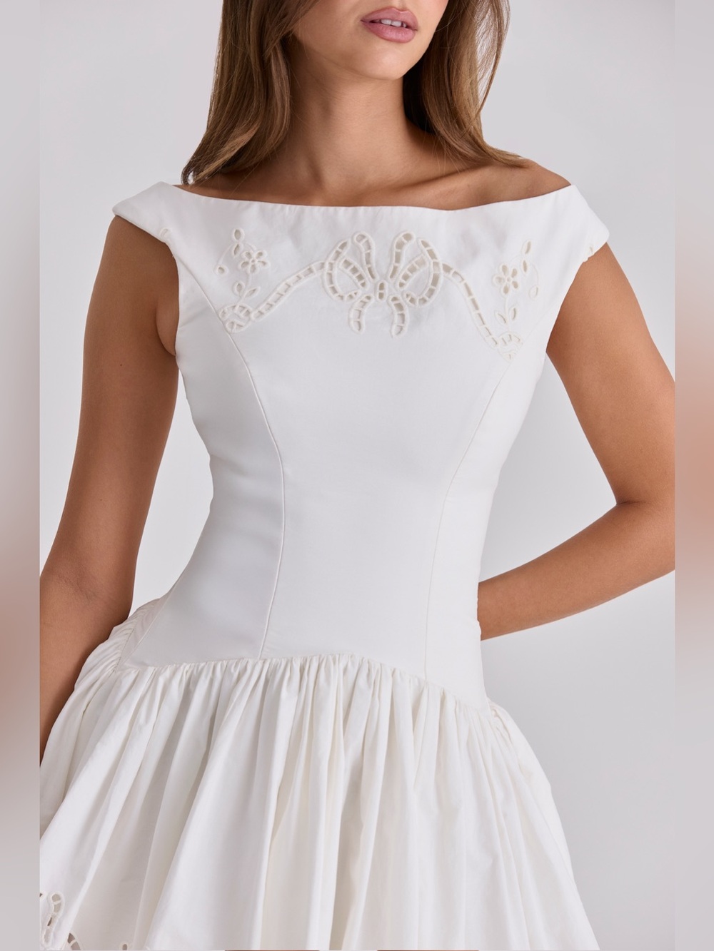 House of CB Lauren White Cotton Broderie Anglaise Boat Neck Mini Dress size M - Picture 15 of 17